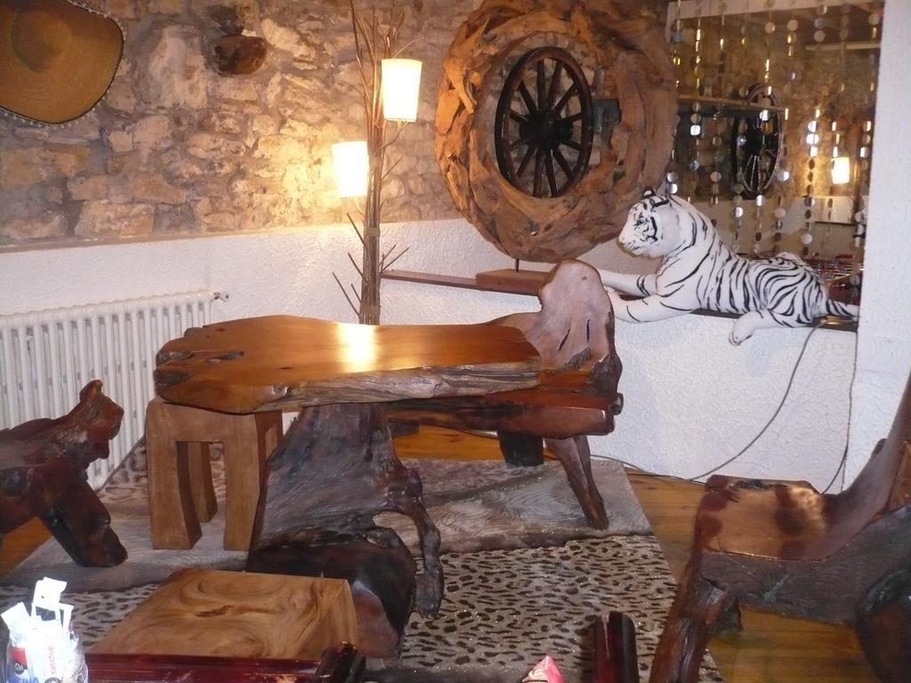 Hotel Bon Accueil オヨナックス エクステリア 写真