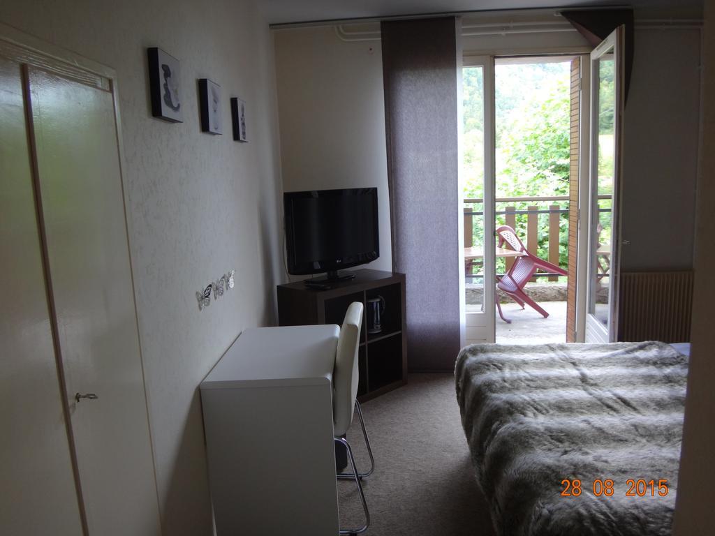 Hotel Bon Accueil オヨナックス 部屋 写真